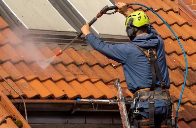 Démoussage et hydrofuge de toiture à Liettres